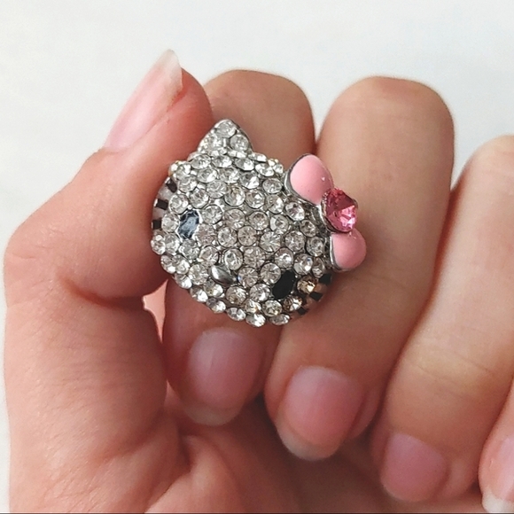 Hello! About me & My closet - Picture 4 of 12